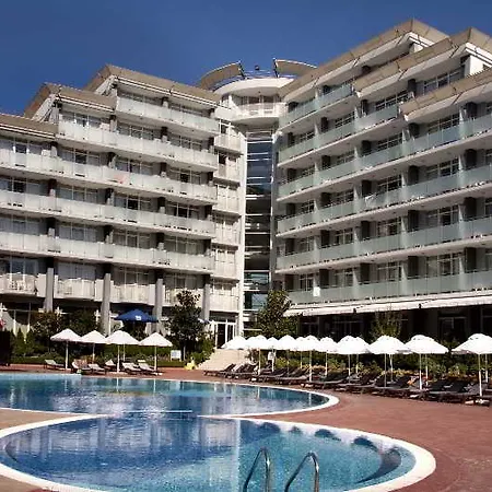 Perla Hotel 3*