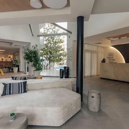 Perla Hotel 3*