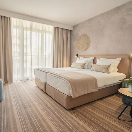 Perla Hotel 3*